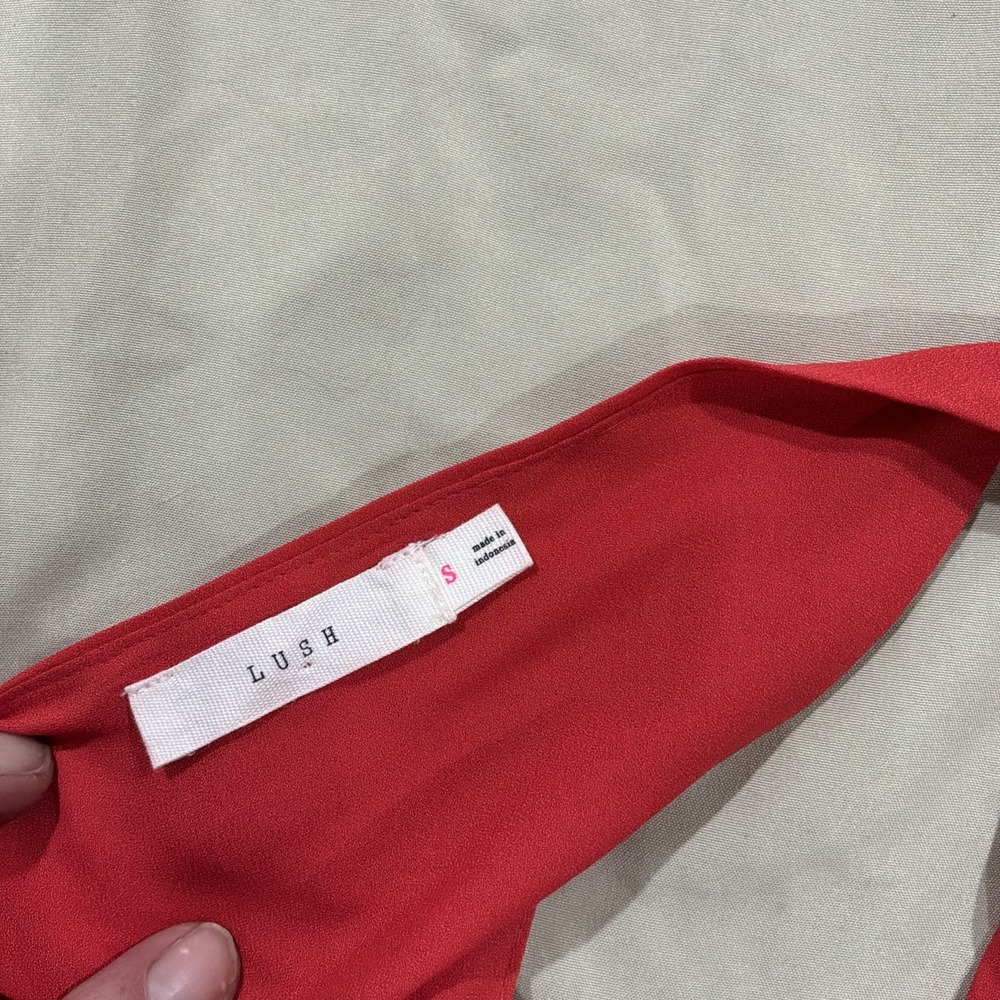 Lush red crisscross open back romper Deep V Neck - Picture 10 of 10